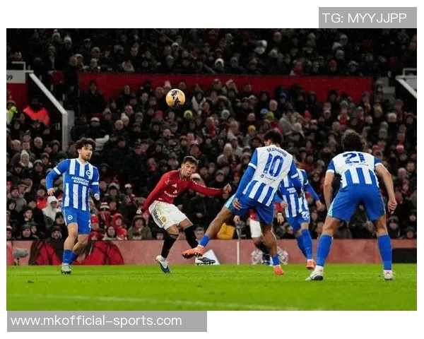 巴萨友谊赛小胜曼联神扑引发全场热议与争议判罚