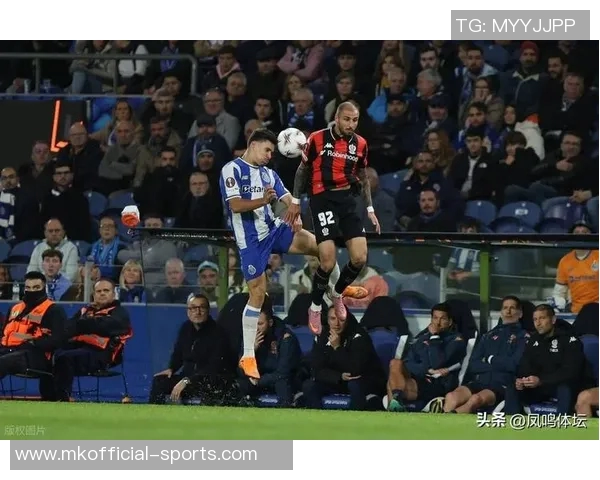 欧联杯精彩对决里昂与巴黎圣日耳曼战成平局补时进球引发全场狂欢