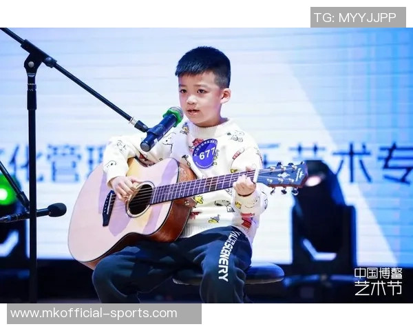 姚明跨界演绎音乐魅力吉他演奏展现不一样的篮球巨星风采