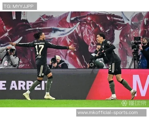 德甲惊天逆转AC米兰6比2战胜拜仁成历史冷门引发全场狂欢 德甲惊天逆转AC米兰6比2战胜拜仁成历史冷门引发全场狂欢