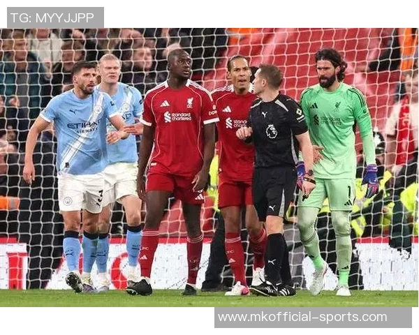 英超激战AC米兰逆转利物浦帽子戏法引发争议判罚全场沸腾 英超激战AC米兰逆转利物浦帽子戏法引发争议判罚全场沸腾