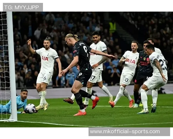 英超激战:里昂3-0曼城神奇扑救引发全场狂欢战术解析 英超激战:里昂3-0曼城神奇扑救引发全场狂欢战术解析